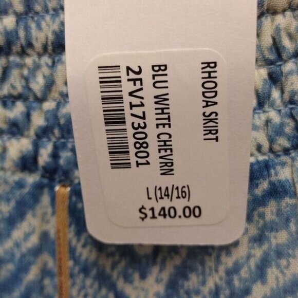 Soft surroundings skirt - Picture 4 of 5